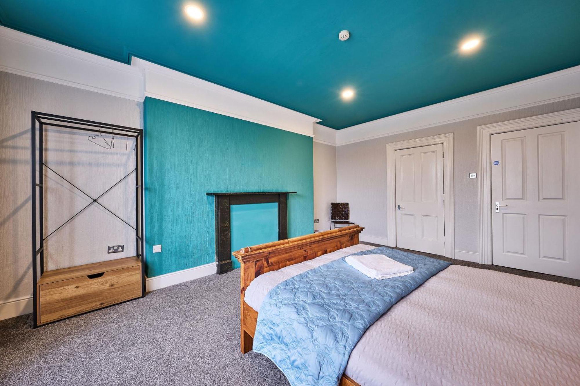 22 The Square Hotel Londonderry ภายนอก รูปภาพ